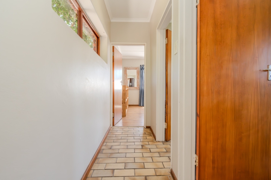 4 Bedroom Property for Sale in Middedorp Western Cape